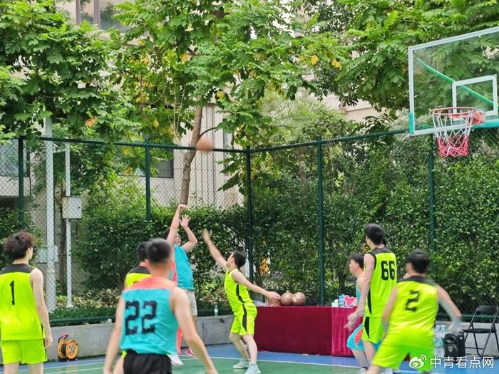  Karsa意外战胜热火，领先优势明显引爆全场！赛场气氛高涨