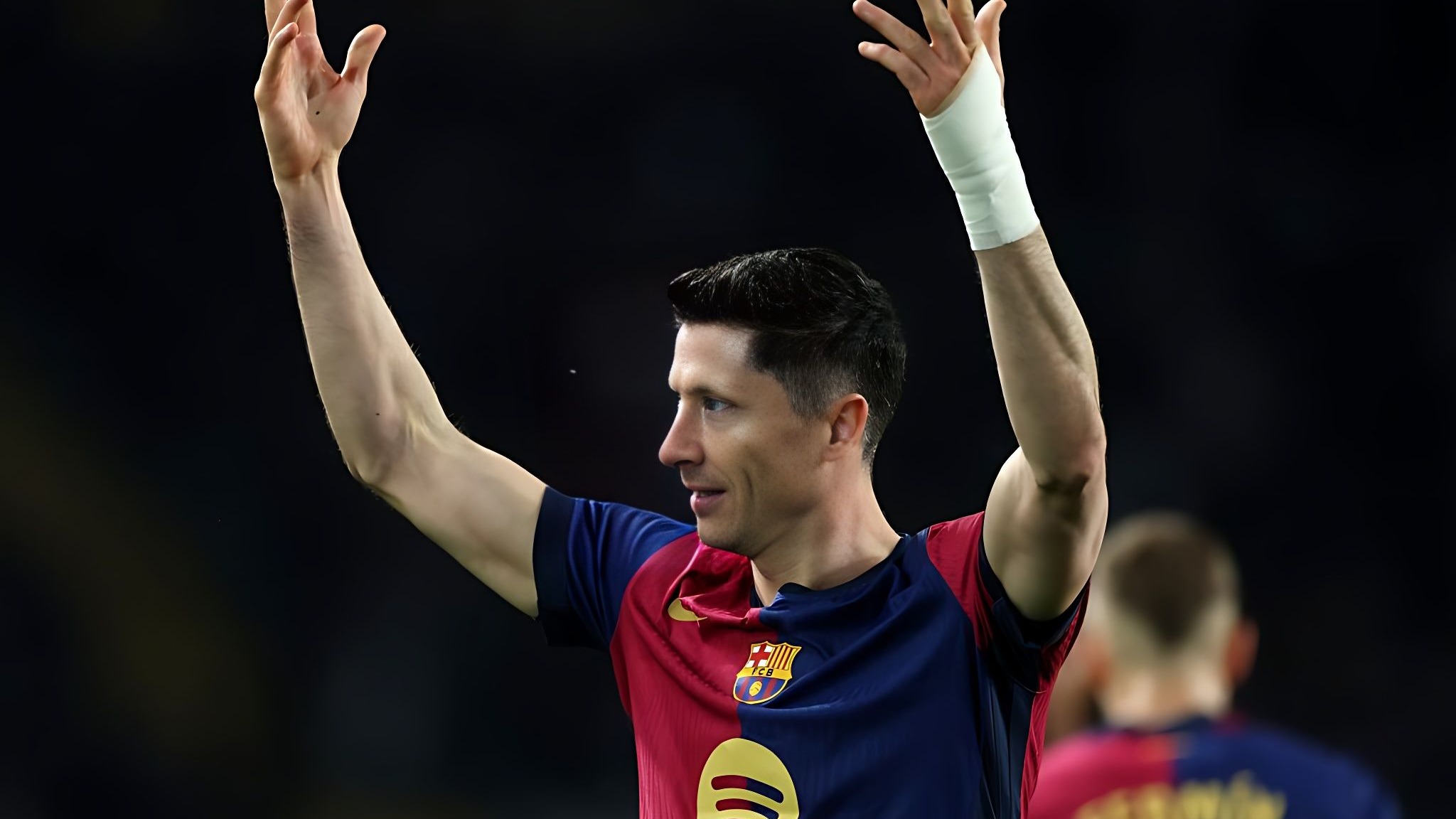 德国队引发争议！，莱万多夫斯基官方宣布战术调整新规引发球迷热议的简单介绍