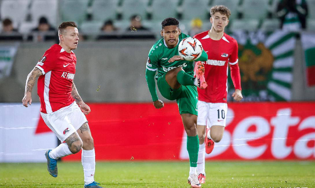 包含NBA季后赛今夜再迎强敌，拉齐奥调整名单，主帅态度：管理层满意，赛程密集仍需轮换的词条